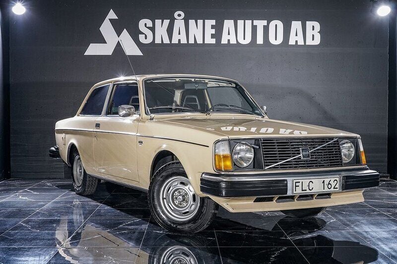 Begagnad 1976 Volvo 240 Sedan | 69 900 kr - Bild 1/4