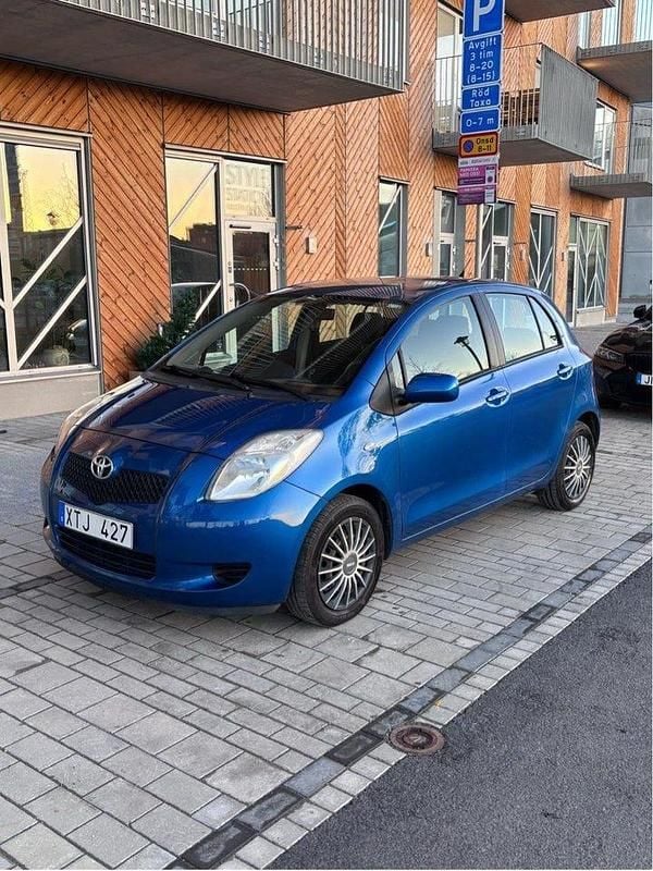 Begagnad 2006 Toyota Yaris Halvkombi | 29 000 kr (Bra pris) - Bild 1/4