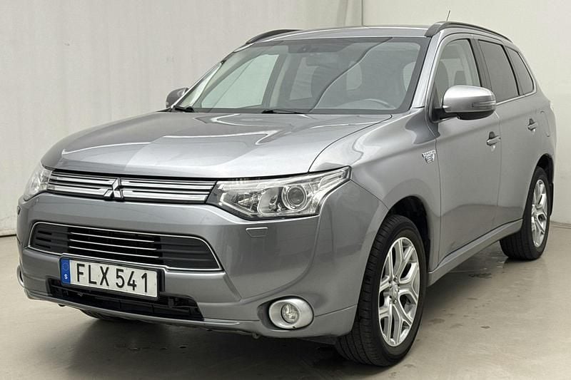 Begagnad 2014 Mitsubishi Outlander SUV | 140 300 kr (Marknadspris) - Bild 1/4