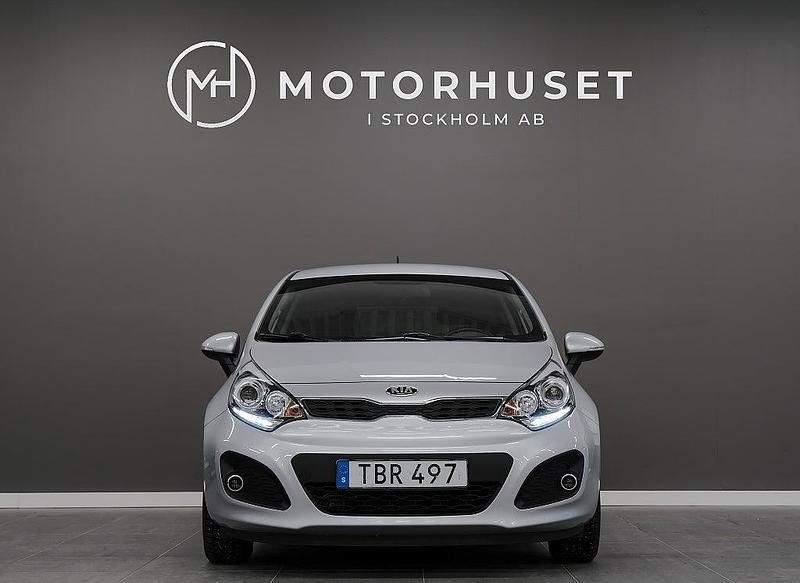 Begagnad Kia Rio 109 HK (80 kW) 2014 Grå Halvkombi