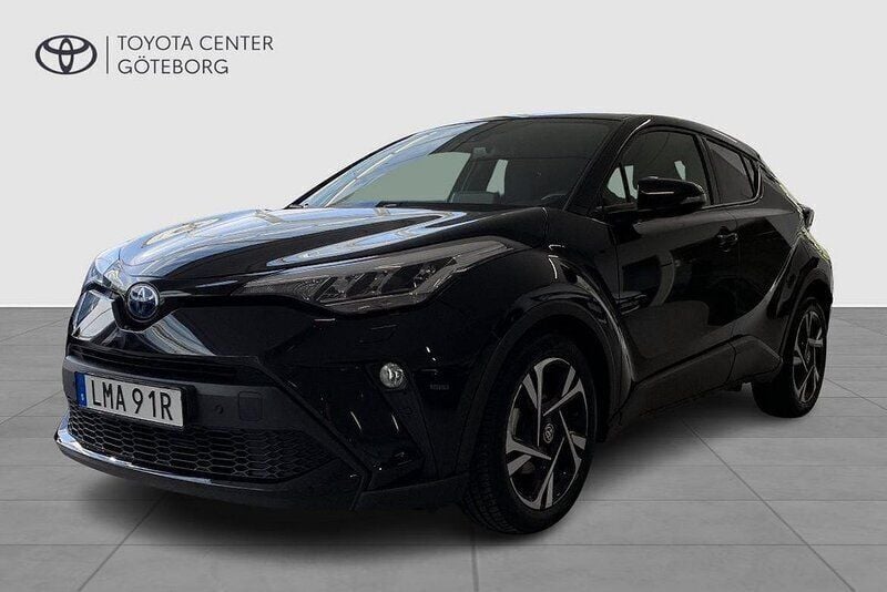 Svart Begagnad 2023 Toyota C-HR SUV | 284 900 kr (Marknadspris) - Bild 1/2