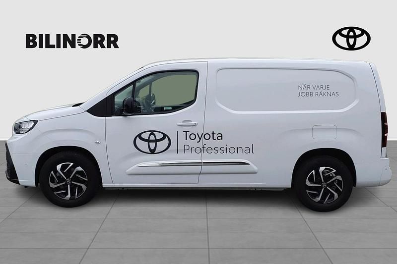 Begagnad Toyota Proace City City 100 kW (136 HK) 2024 Vit Minibuss