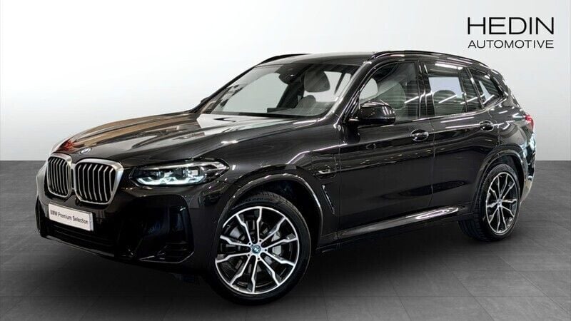 Grå (black) Begagnad 2022 BMW X3 M Sport SUV | 398 700 kr (Bra pris) - Bild 1/4