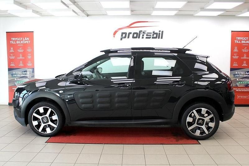 Begagnad Citroën C4 Cactus PureTech 82 HK (60 kW) 2014 Svart Halvkombi