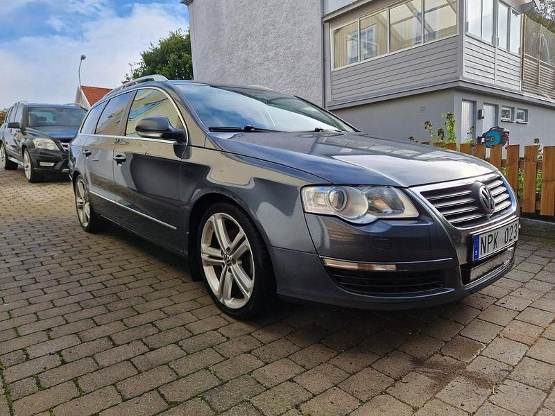 Grå Begagnad 2010 VW Passat Sportline Kombi | 39 000 kr (Marknadspris) - Bild 1/4