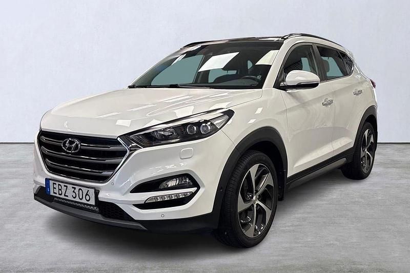 Vit Begagnad 2017 Hyundai Tucson Premium SUV | 179 000 kr (Marknadspris) - Bild 1/4
