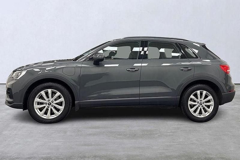 Begagnad Audi Q3 Proline 248 HK (182 kW) 2022 Grå SUV