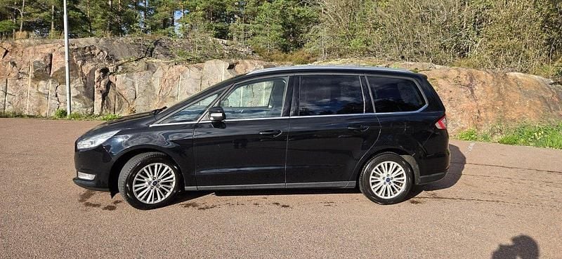 Svart Begagnad 2017 Ford Galaxy Minibuss | 159 000 kr (Lite dyr) - Bild 1/4