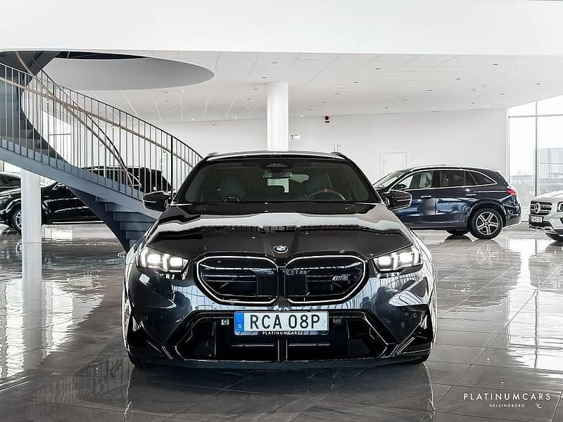 Begagnad BMW M5 Comfort Edition 585 HK (430 kW) 2025 Grå Kombi