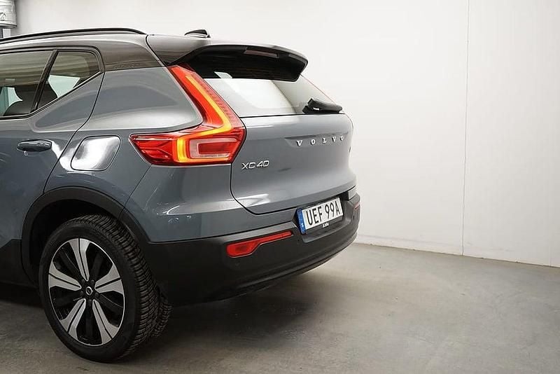 Begagnad Volvo XC40 Core 175 kW (238 HK) 2022 Grå SUV