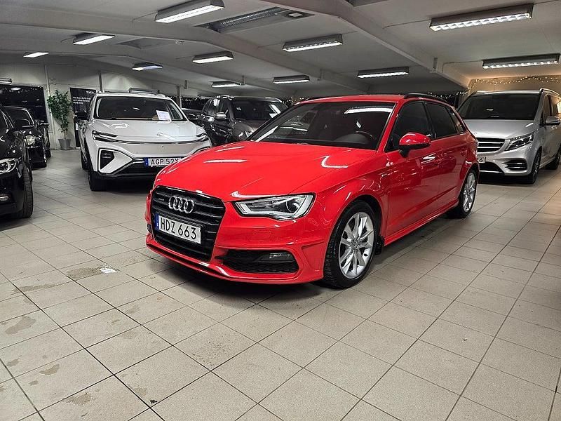 Röd Begagnad 2015 Audi A3 Sportback Ambition Halvkombi | 224 900 kr (Dyr) - Bild 1/4