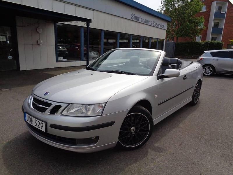 Silver Begagnad 2004 Saab 9-3 Vector Cab | 99 000 kr (Dyr) - Bild 1/4
