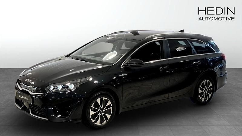 Svart (black) Begagnad 2022 Kia Ceed Sportswagon Advance Kombi | 239 900 kr (Marknadspris) - Bild 1/4