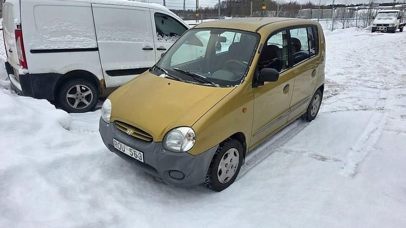 Begagnad Hyundai Atos 54 HK (39 kW) 2000 Gul Halvkombi