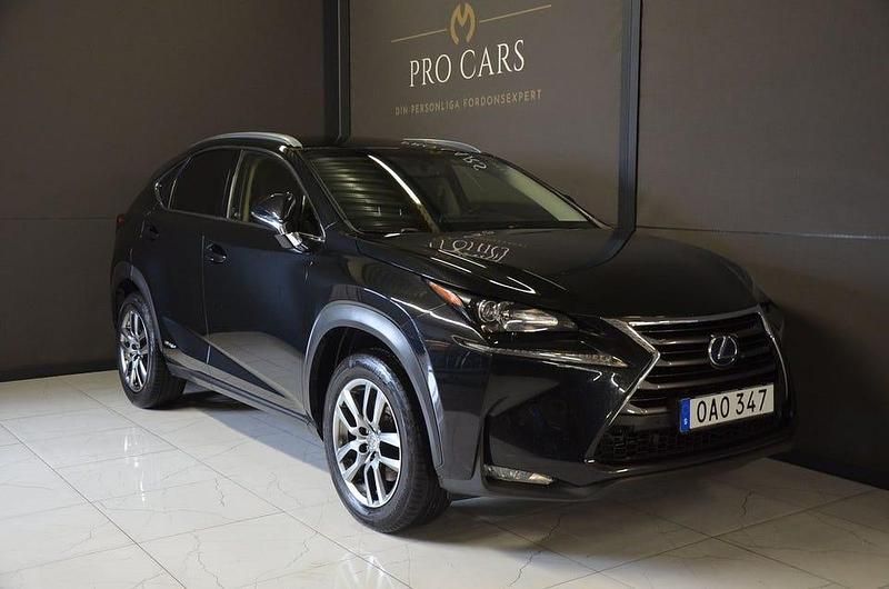 Svart Begagnad 2016 Lexus NX300h Business Edition SUV | 204 800 kr (Marknadspris) - Bild 1/4