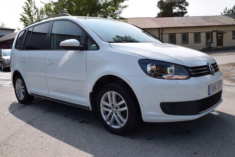Begagnad VW Touran 150 HK (110 kW) 2014 Vit Minibuss