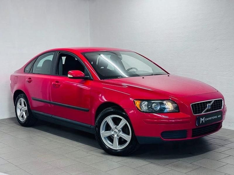 Begagnad Volvo S40 101 HK (74 kW) 2006 Röd Sedan