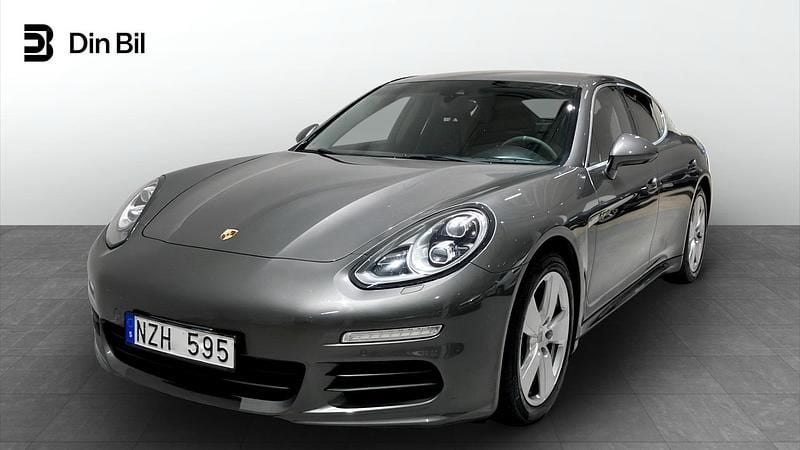 Grå Begagnad 2014 Porsche Panamera S E-Hybrid Sedan | 339 900 kr - Bild 1/4