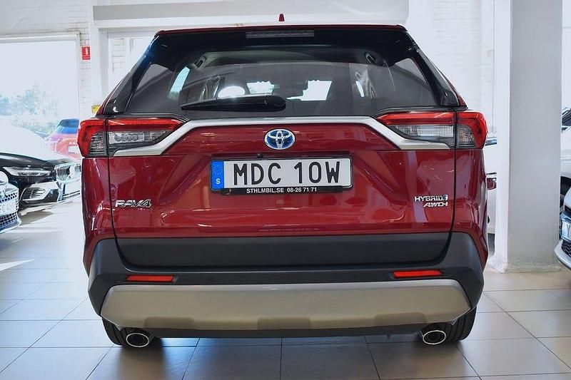 Begagnad Toyota RAV4 Hybrid Executive 222 HK (163 kW) 2021 Röd SUV