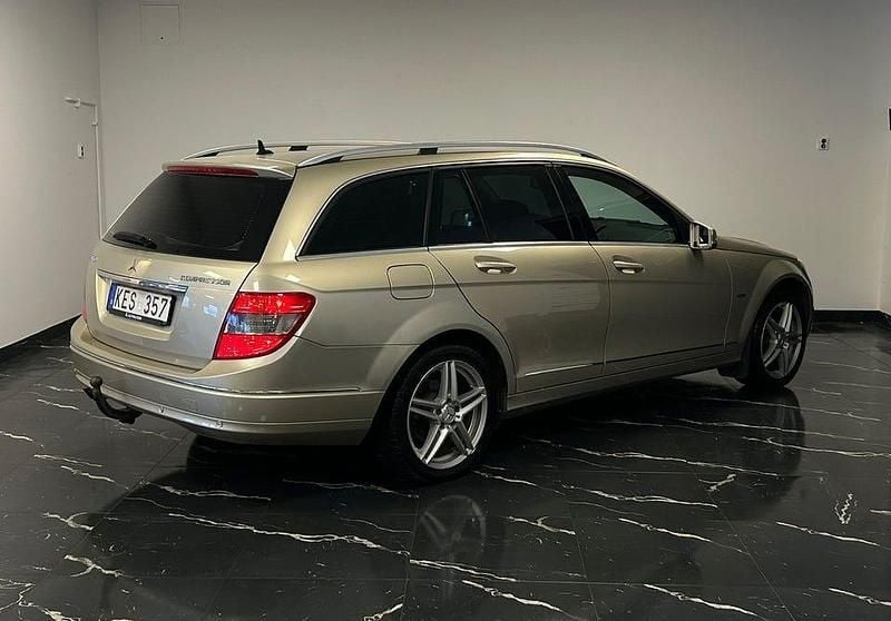 Begagnad Mercedes C180 156 HK (114 kW) 2009 Ljusbrun Kombi