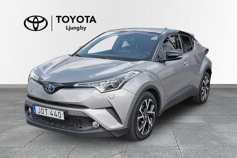 Mörkgrå Begagnad 2018 Toyota C-HR Edition SUV | 214 000 kr (Marknadspris) - Bild 1/3