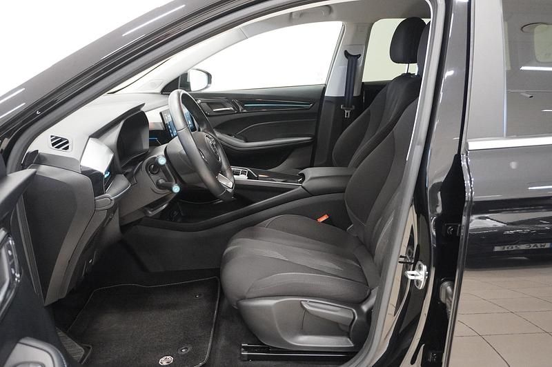 Begagnad MG MG5 EV Comfort 130 kW (177 HK) 2022 Svart Kombi