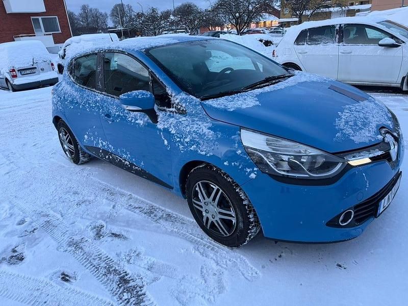 Begagnad 2014 Renault Clio IV Halvkombi | 69 000 kr (Marknadspris) - Bild 1/4