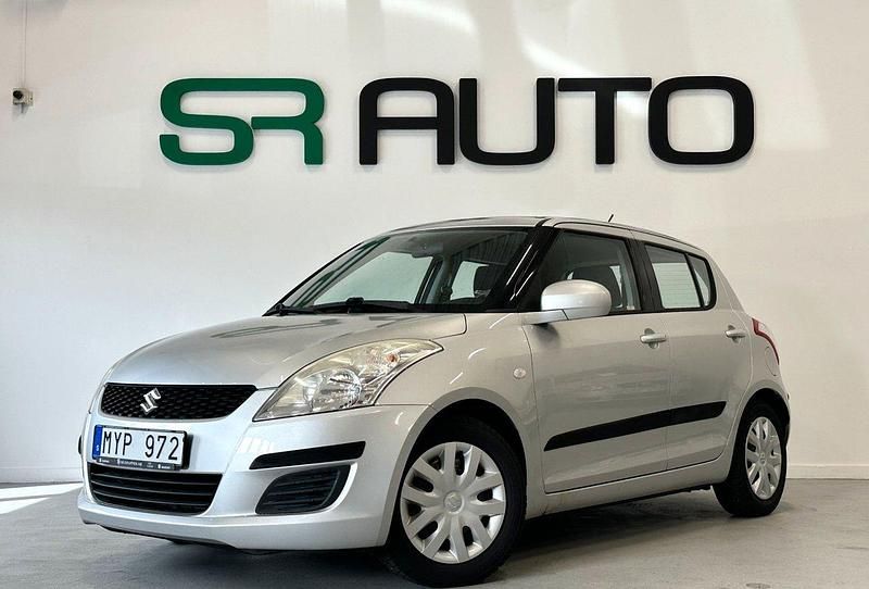 Grå Begagnad 2010 Suzuki Swift Halvkombi | 69 900 kr (Marknadspris) - Bild 1/4