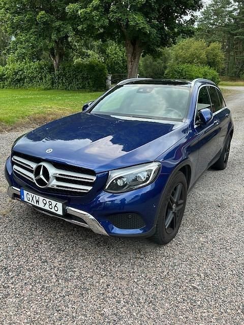 Blå Begagnad 2018 Mercedes GLC220 SUV | 245 000 kr (Marknadspris) - Bild 1/4