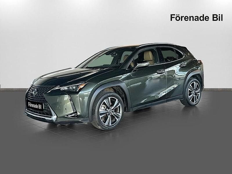 Begagnad Lexus UX 250h 184 HK (135 kW) 2022 Grön metallic SUV