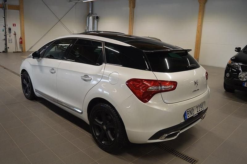 Begagnad Citroën DS5 156 HK (114 kW) 2012 Vit Halvkombi