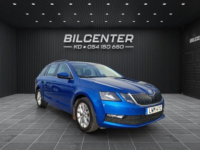 Blå Begagnad 2019 Skoda Octavia Ambition Kombi | 139 900 kr (Dyr) - Bild 1/4