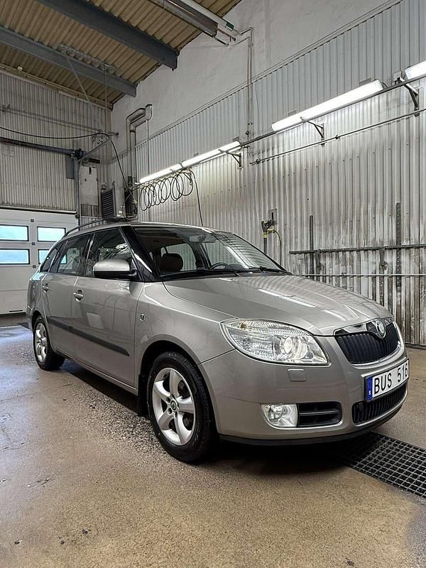 Begagnad 2010 Skoda Fabia Kombi | 33 900 kr (Marknadspris) - Bild 1/4