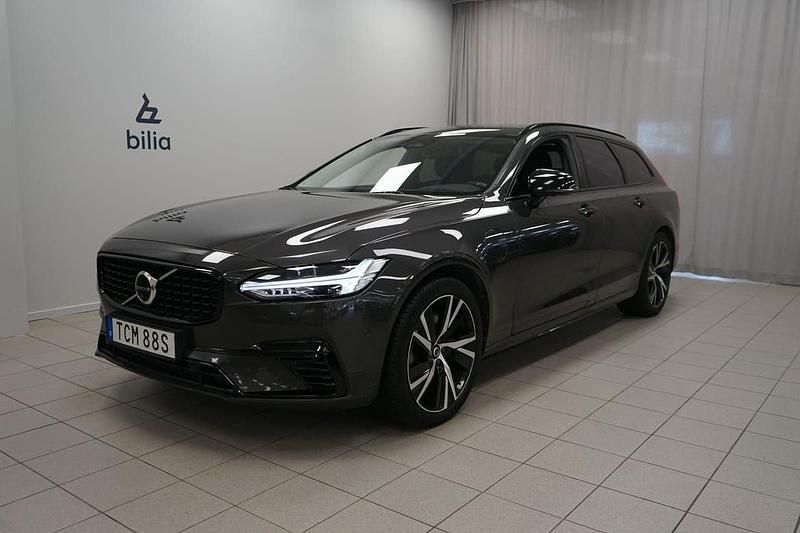 Grå Begagnad 2022 Volvo V90 Plus Kombi | 449 900 kr (Marknadspris) - Bild 1/3