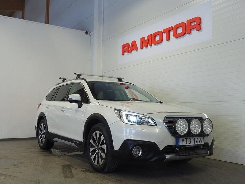 Begagnad Subaru Outback 175 HK (128 kW) 2017 Vit Kombi