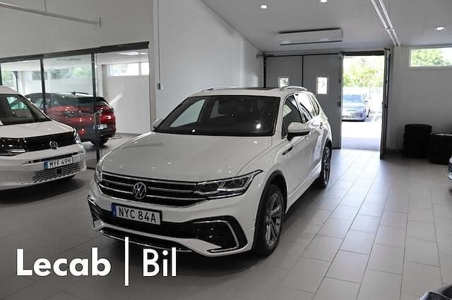 Begagnad 2022 VW Tiguan Allspace R-line SUV | 414 500 kr (Marknadspris) - Bild 1/4