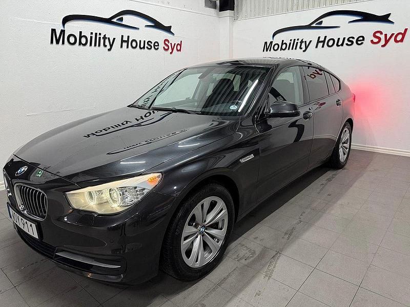 Grå Begagnad 2014 BMW 520 Gran Turismo Halvkombi | 129 900 kr - Bild 1/3