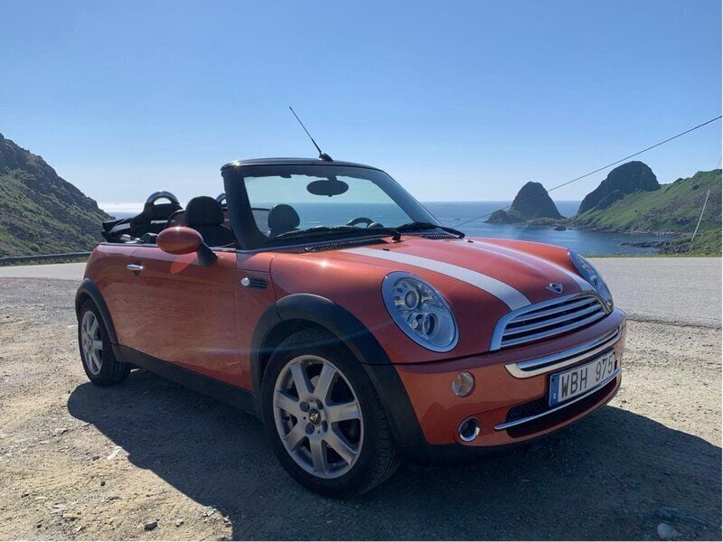 Orange Begagnad 2004 Mini Cooper Cabriolet Cab | 66 000 kr (Marknadspris) - Bild 1/4