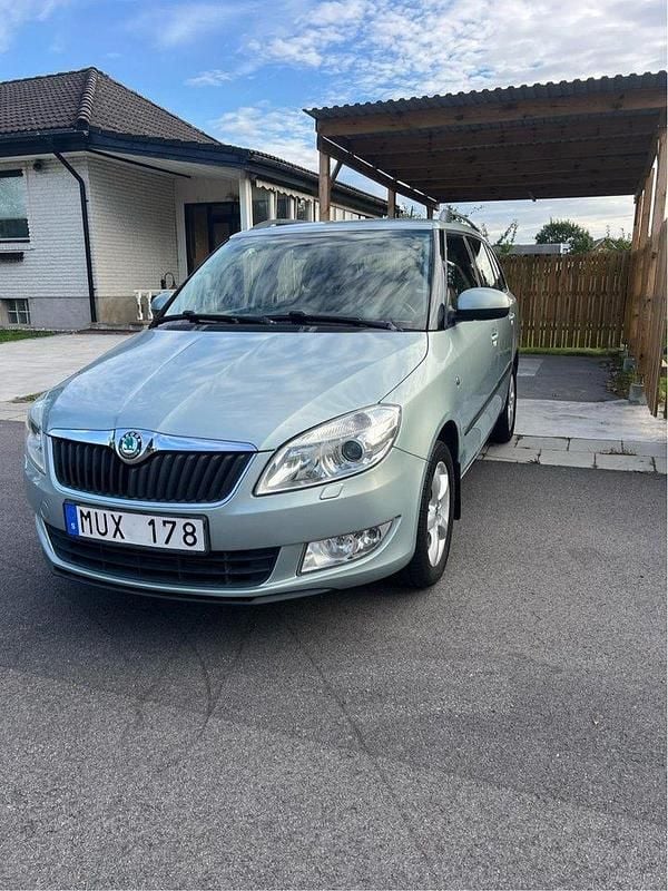 Grön Begagnad 2012 Skoda Fabia Elegance Kombi | 46 500 kr (Marknadspris) - Bild 1/4