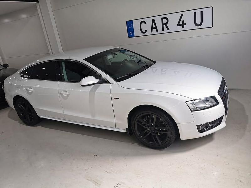 Vit Begagnad 2010 Audi A5 Sportback Halvkombi | 119 900 kr (Dyr) - Bild 1/4
