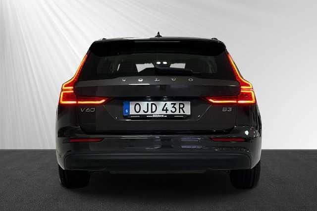 Begagnad Volvo V60 163 HK (119 kW) 2023 Kombi