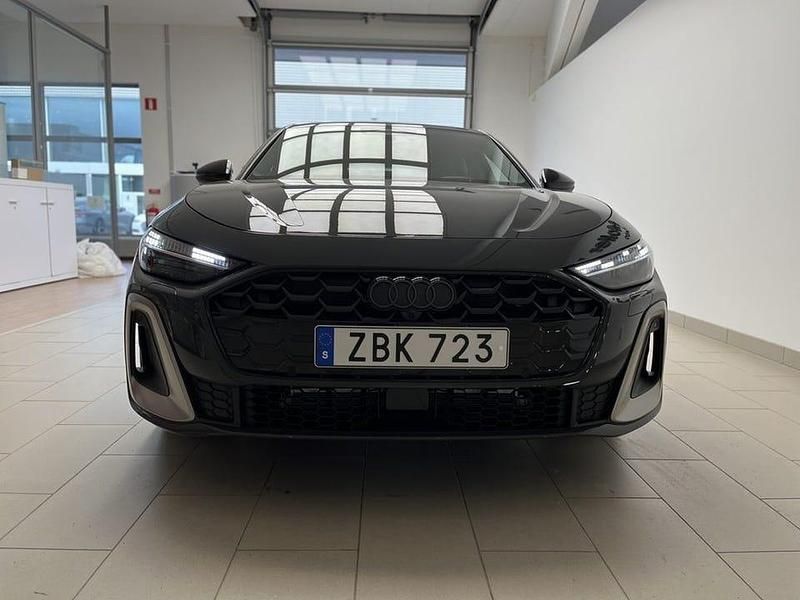 Ny Audi A5 Edition .1 367 HK (269 kW) 2025 Magnetgrå Sedan