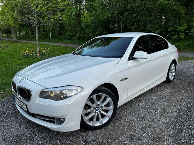 Begagnad 2010 BMW 523 Sedan | 100 000 kr - Bild 1/4