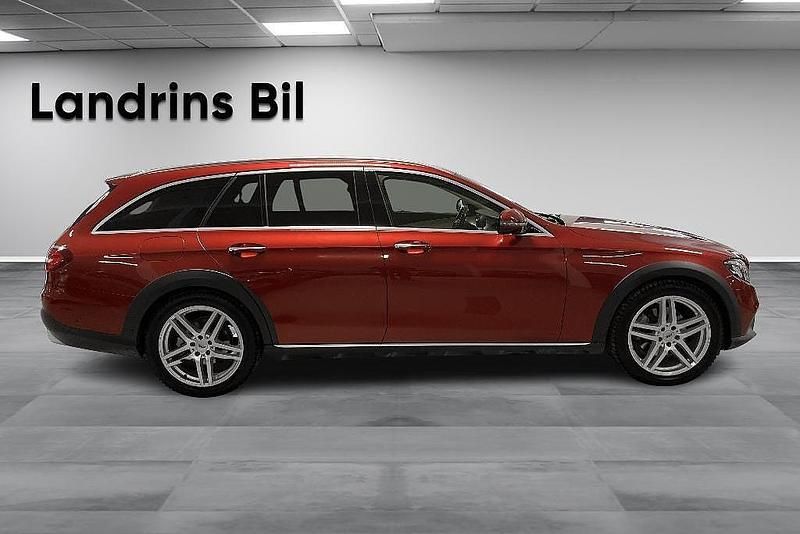 Begagnad Mercedes E220 All-Terrain 194 HK (142 kW) 2017 Röd Kombi