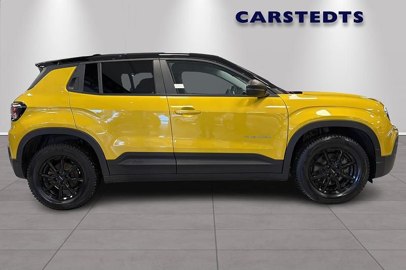 Begagnad Jeep Avenger EV Summit 116 kW (158 HK) 2023 Gul SUV