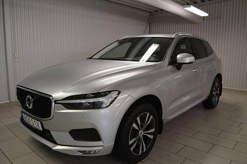 Silver Begagnad 2021 Volvo XC60 Momentum SUV | 349 000 kr (Marknadspris) - Bild 1/3