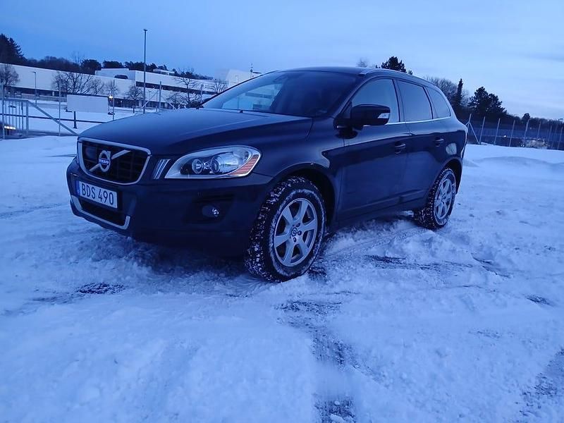 Grå savile grey 492 Begagnad 2010 Volvo XC60 Summum SUV | 110 000 kr (Bra pris) - Bild 1/4