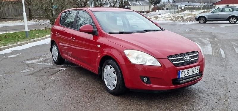 Begagnad Kia Ceed 109 HK (80 kW) 2007 Halvkombi