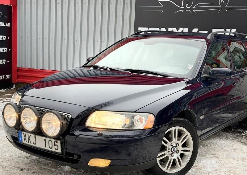 Begagnad Volvo V70 Kinetic 140 HK (102 kW) 2005 Blå Kombi