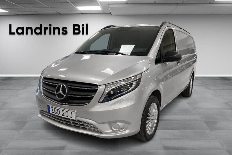 Silver Begagnad 2022 Mercedes Vito Minibuss | 360 000 kr (Superpris) - Bild 1/4